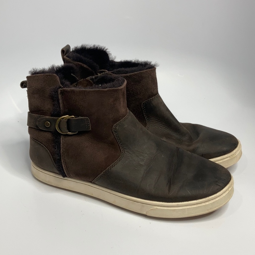 Olukai Pehuea Hulu boots leather with shearling lining size 8